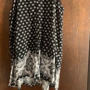black and white designed tank top